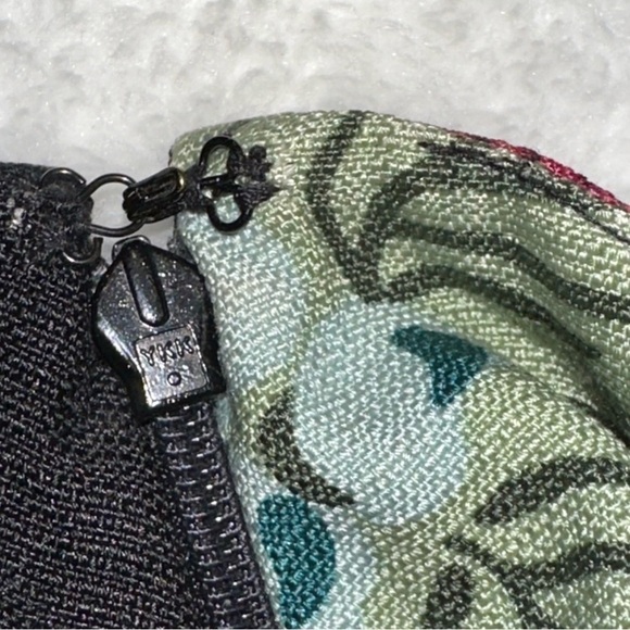 Tommy Bahama Women's Black Floral 100% Silk Cropped Pants Size 10 - Picture 8 of 9